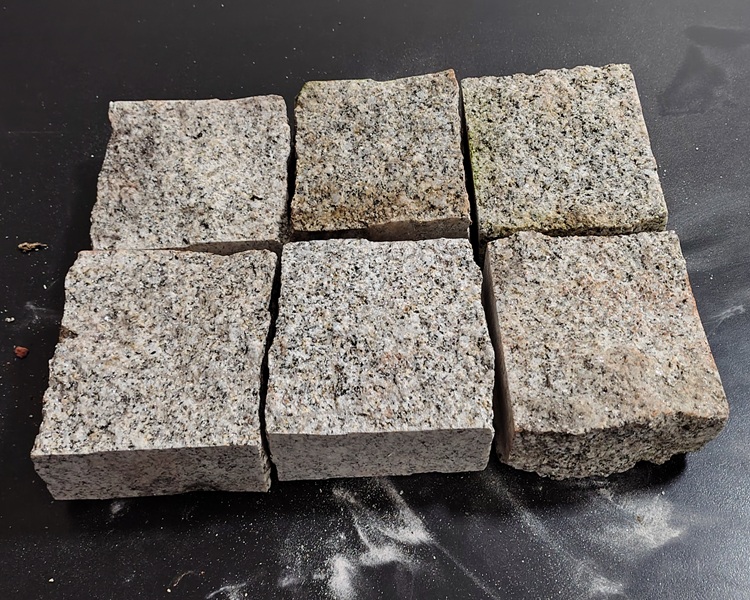 Granitna kocka - LOMLJENA (10x10x5cm)